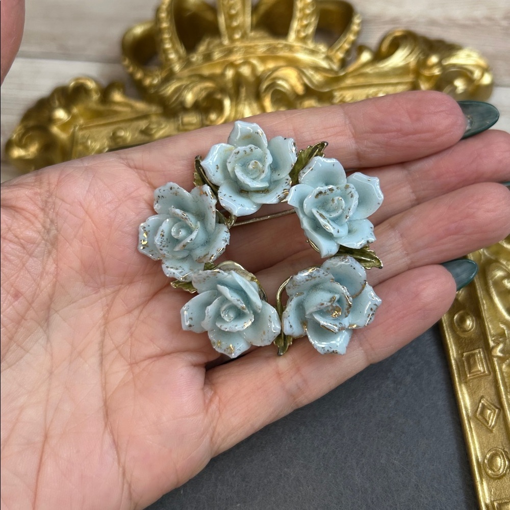 Coro Vintage Floral Brooch with Gold Accents - Picture 2 of 6
